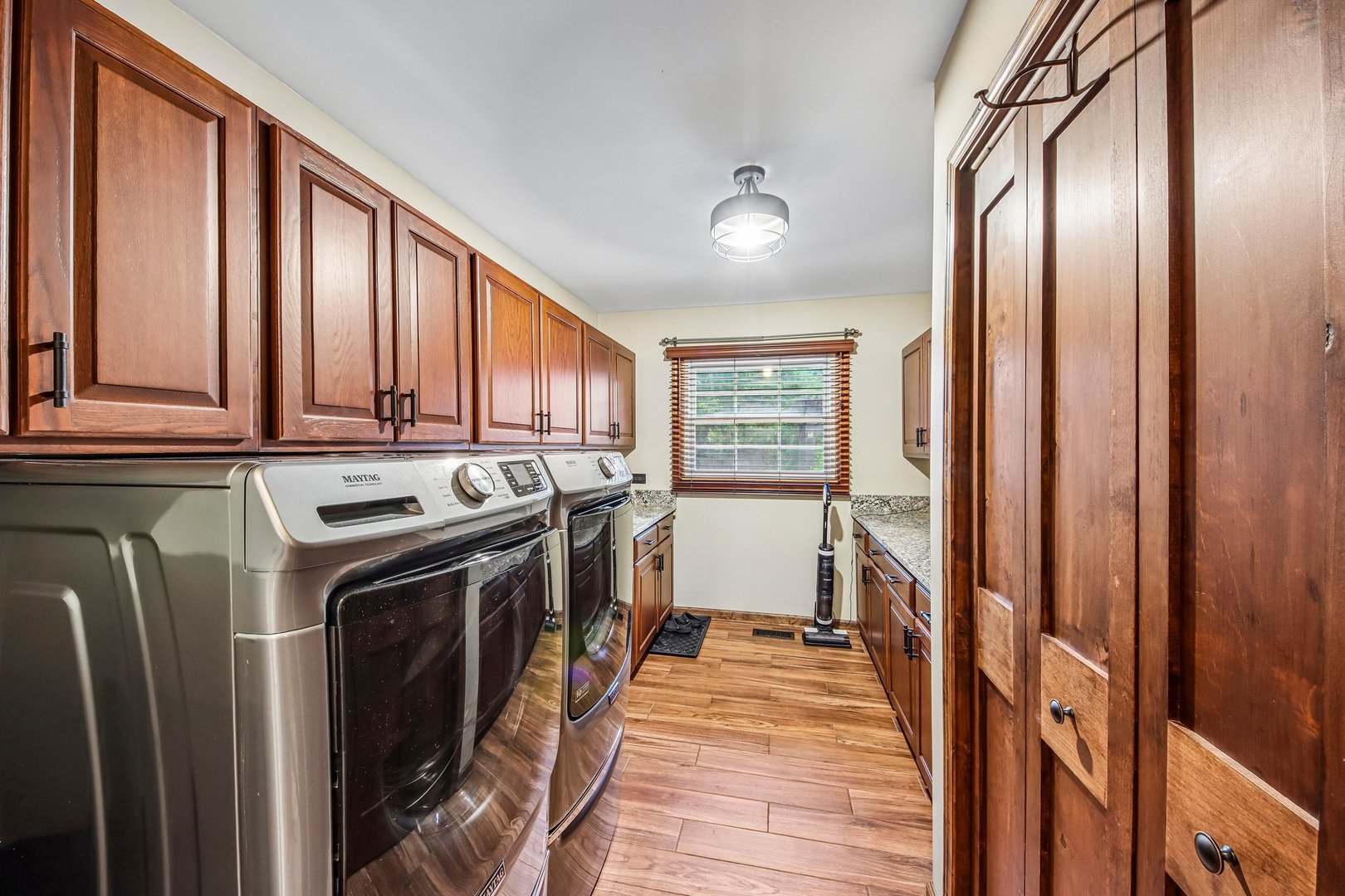 10 Elm Street Property Photo 19