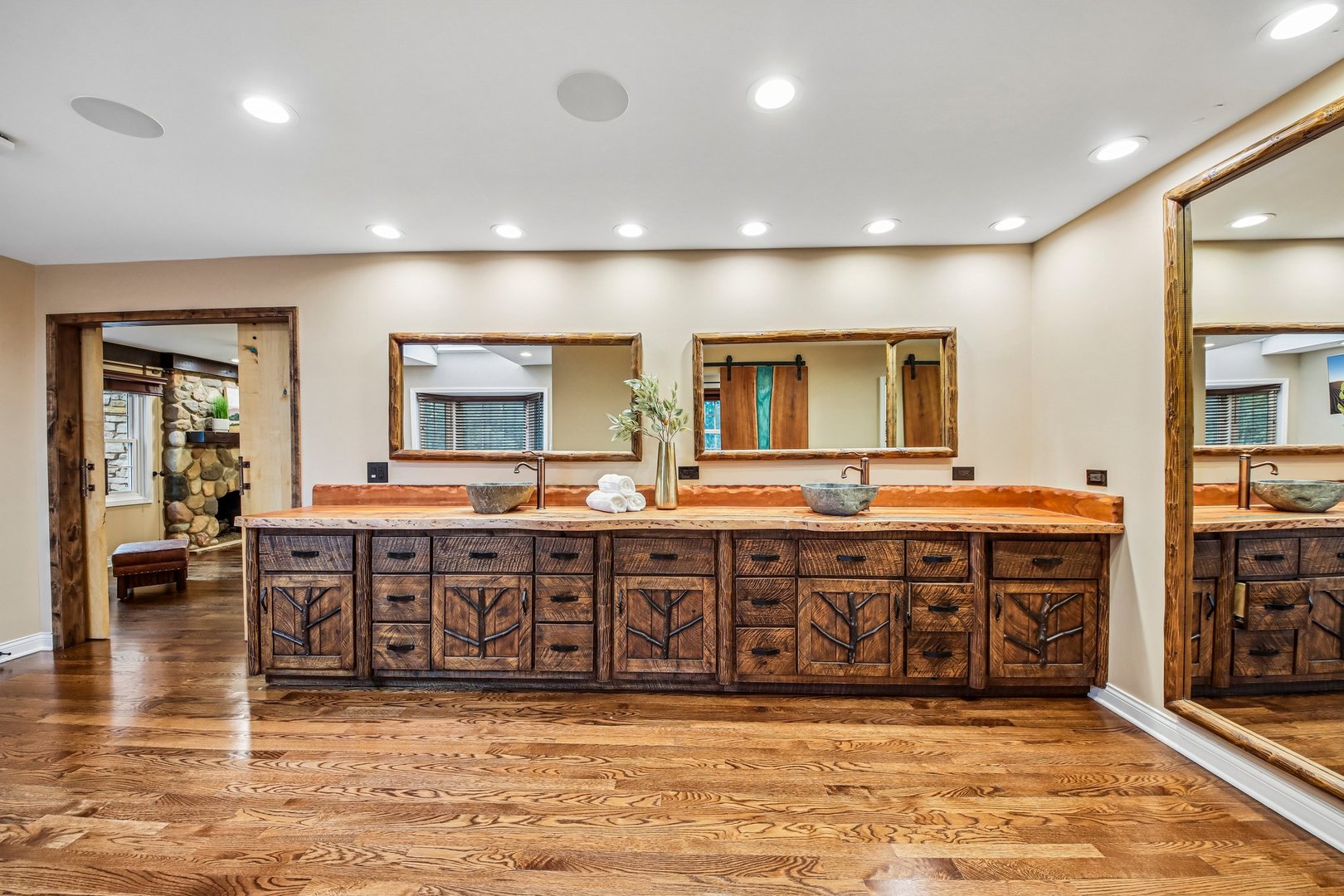 10 Elm Street Property Photo 29