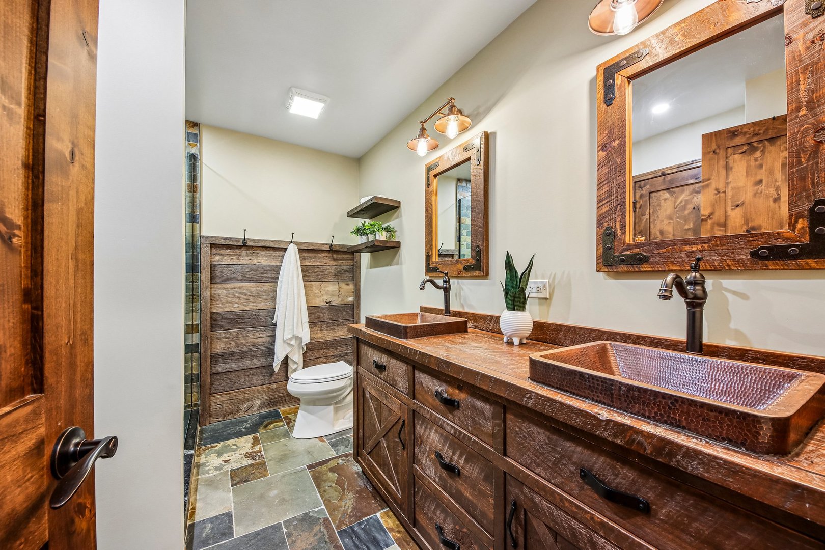 10 Elm Street Property Photo 40