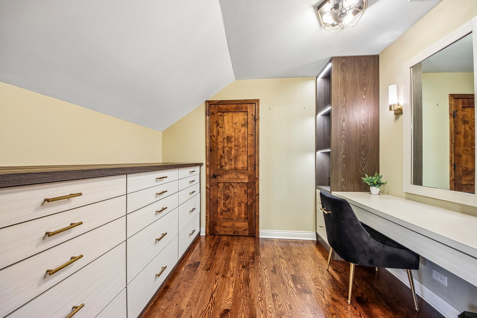 10 Elm Street Property Photo 46