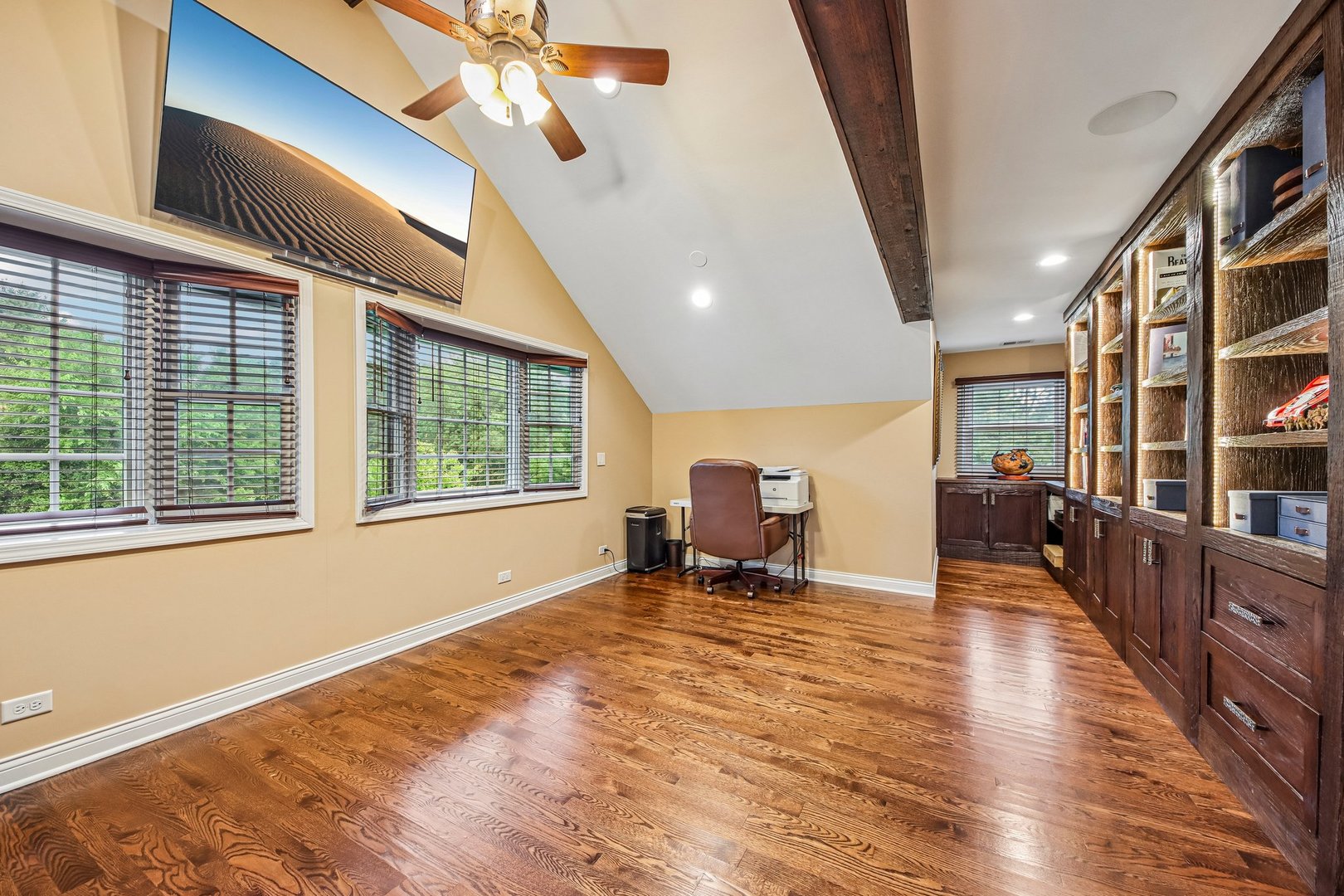 10 Elm Street Property Photo 48