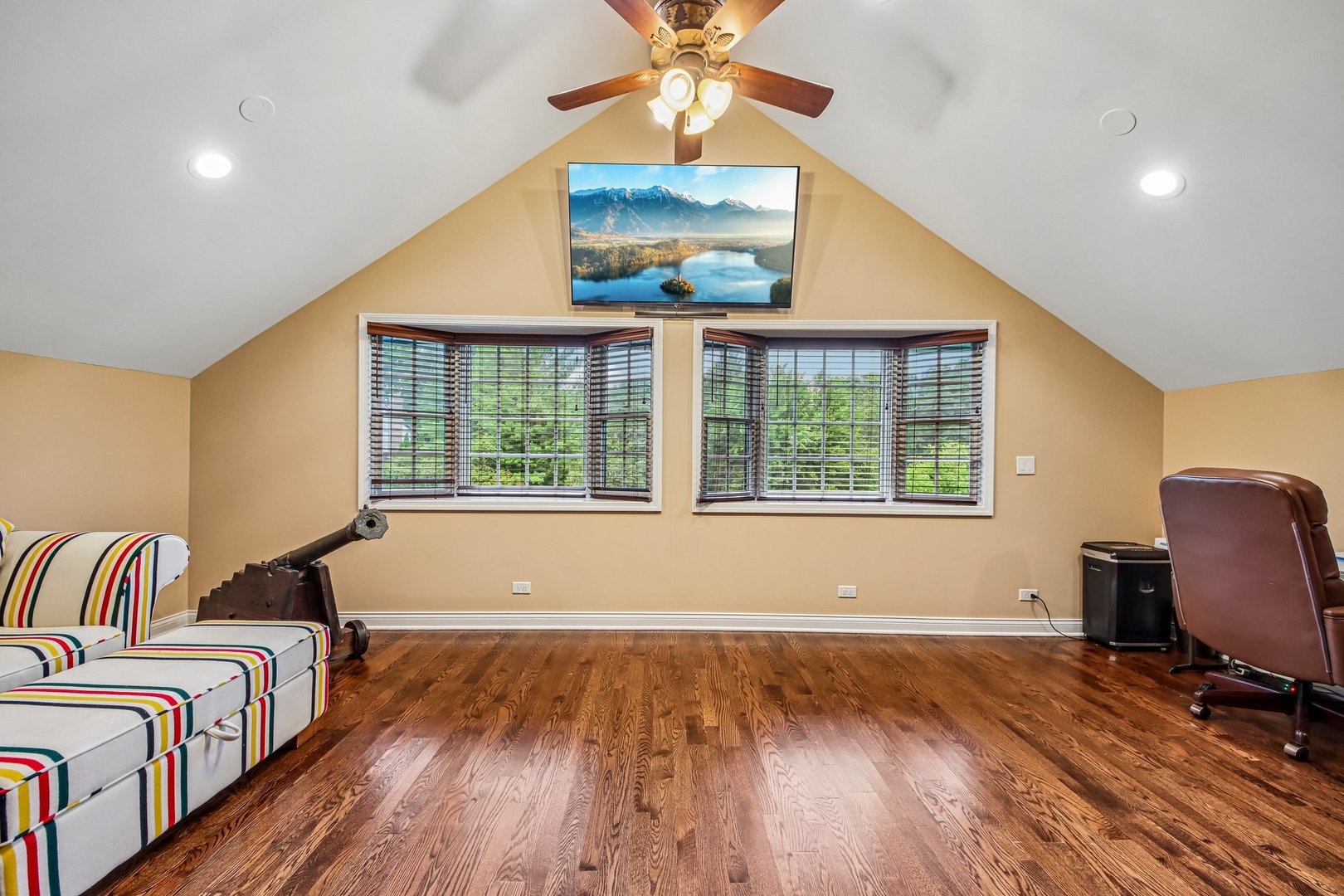 10 Elm Street Property Photo 49