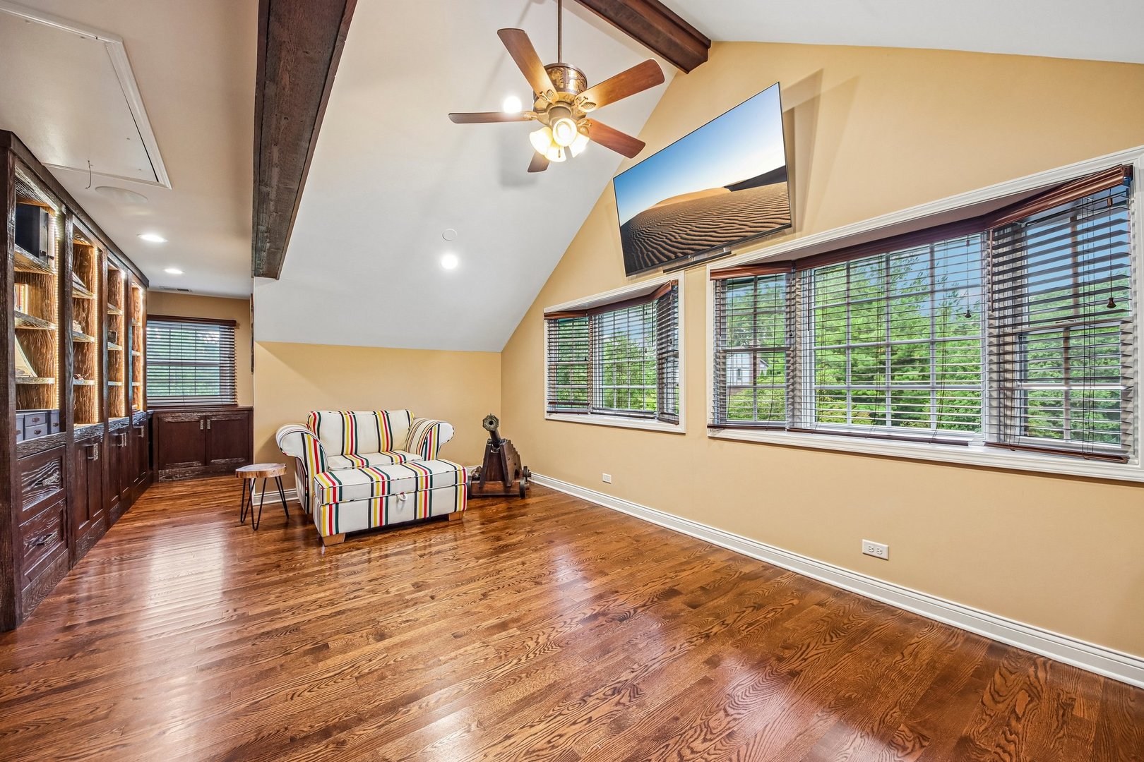 10 Elm Street Property Photo 50