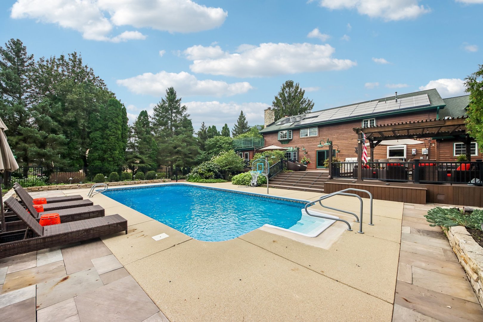10 Elm Street Property Photo 64