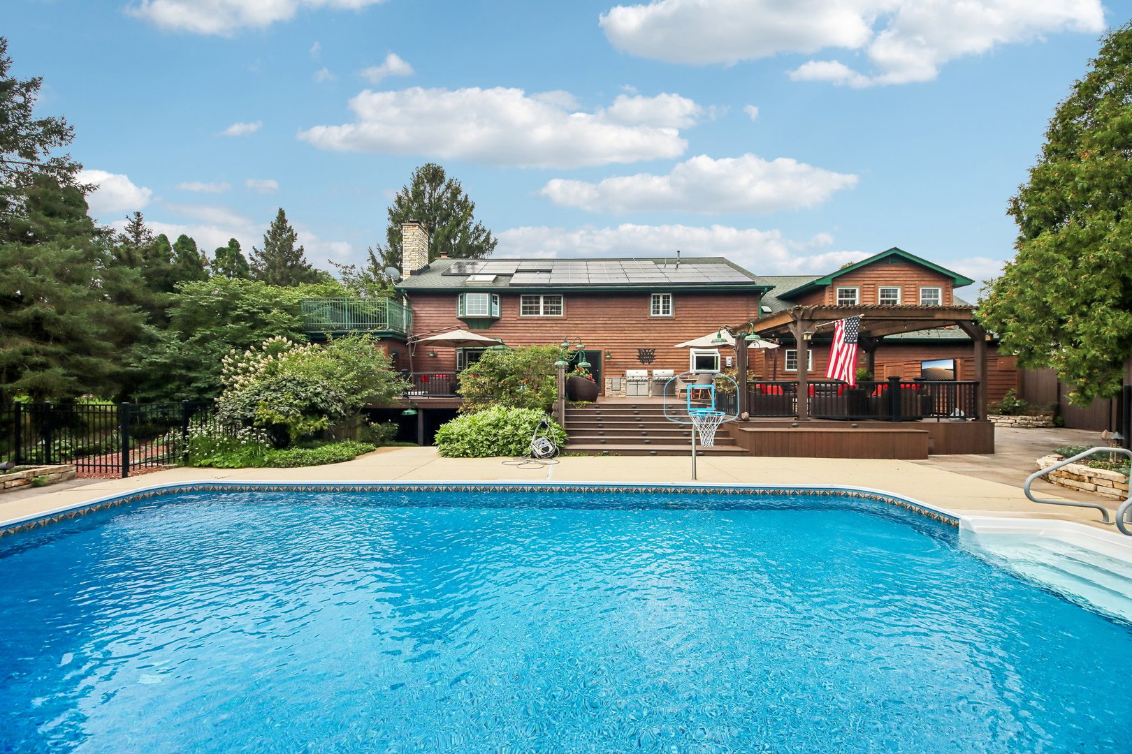 10 Elm Street Property Photo 65