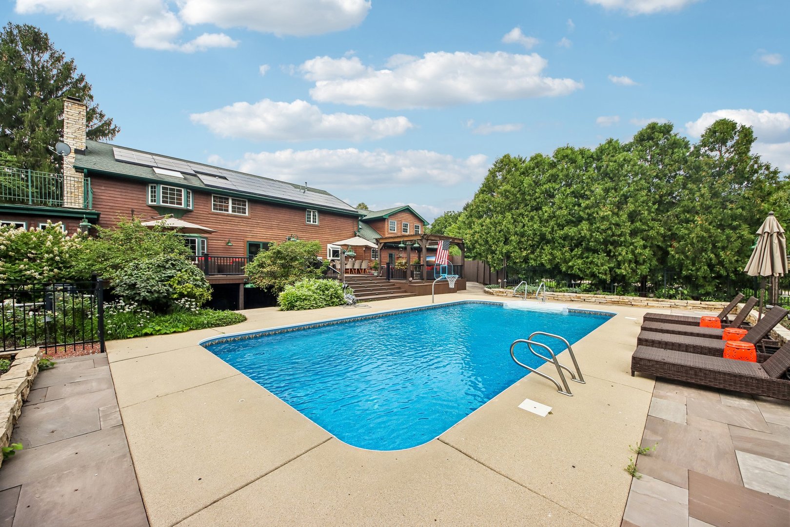 10 Elm Street Property Photo 66