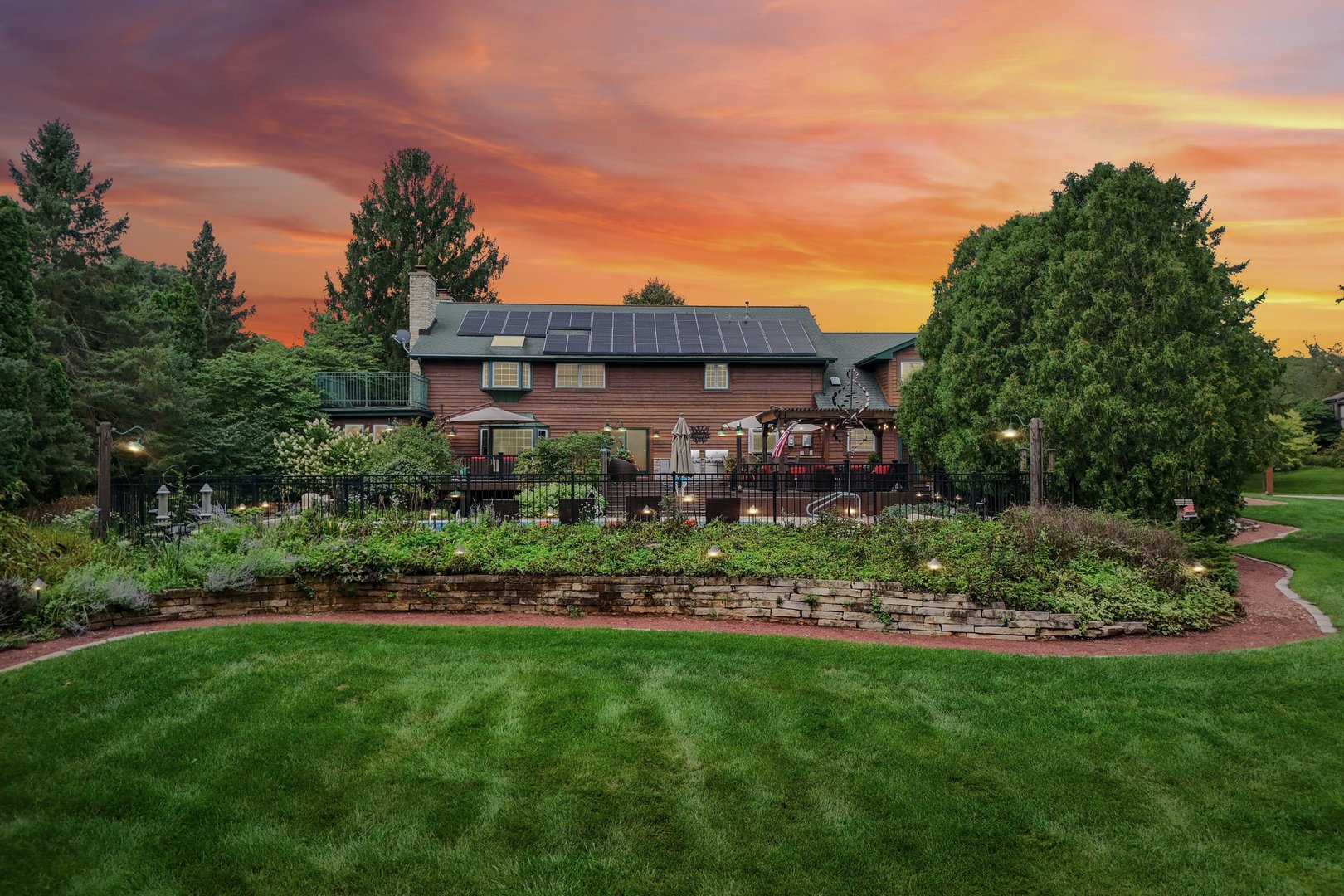 10 Elm Street Property Photo 75