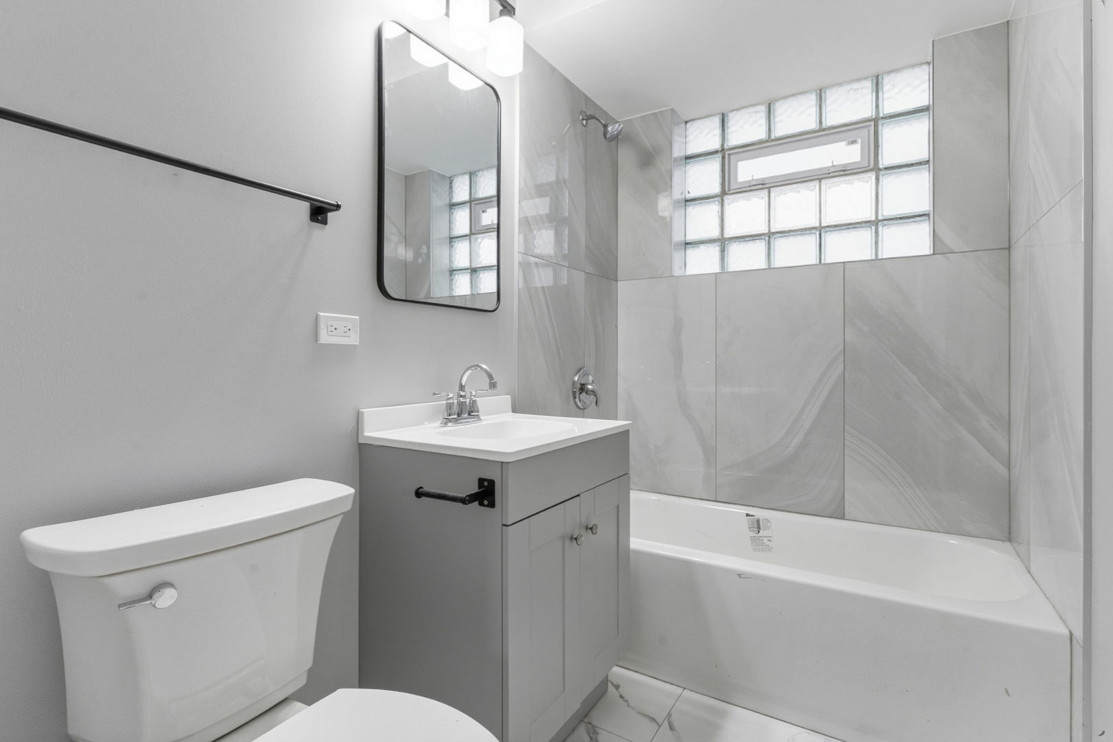 7900 S Merrill Avenue 2e Property Photo 10