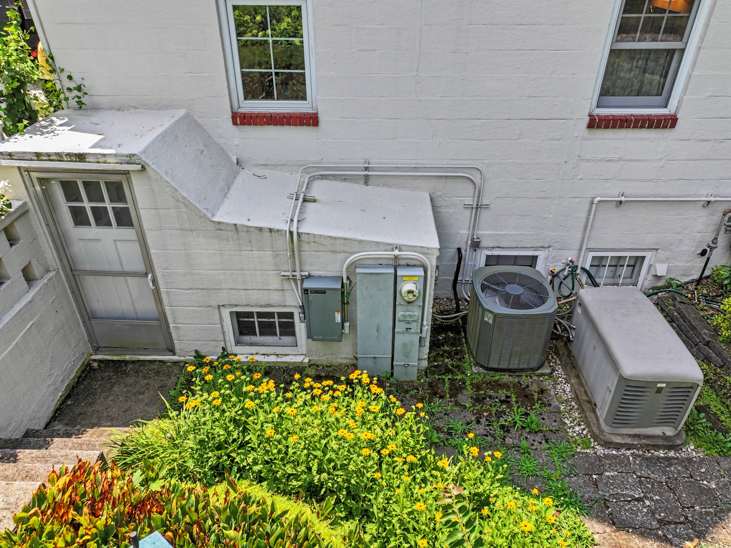 9000 Wolf Road Property Photo 11
