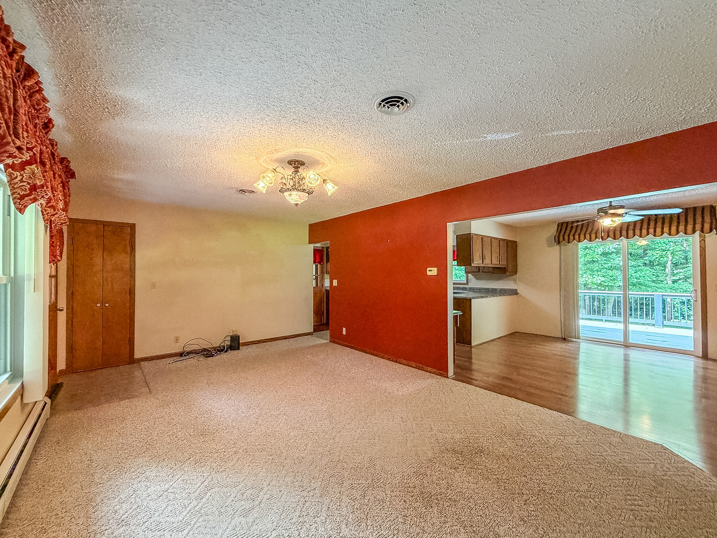 14373 N County Road 2200e Property Photo 8