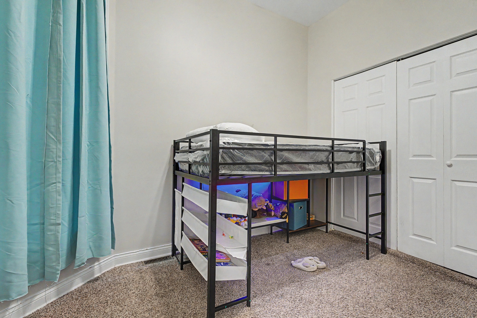 5406 S May Street Property Photo 4