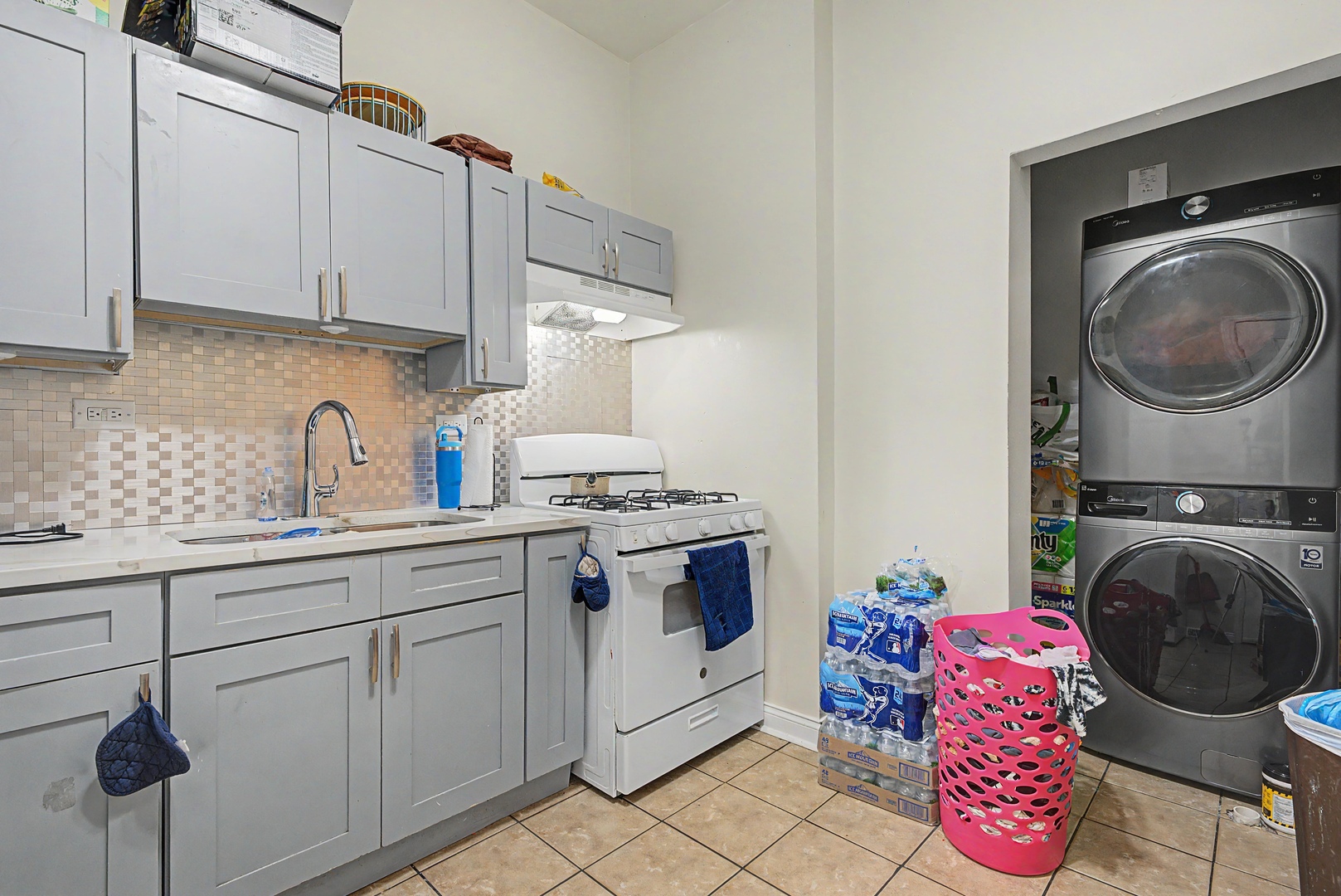 5406 S May Street Property Photo 5