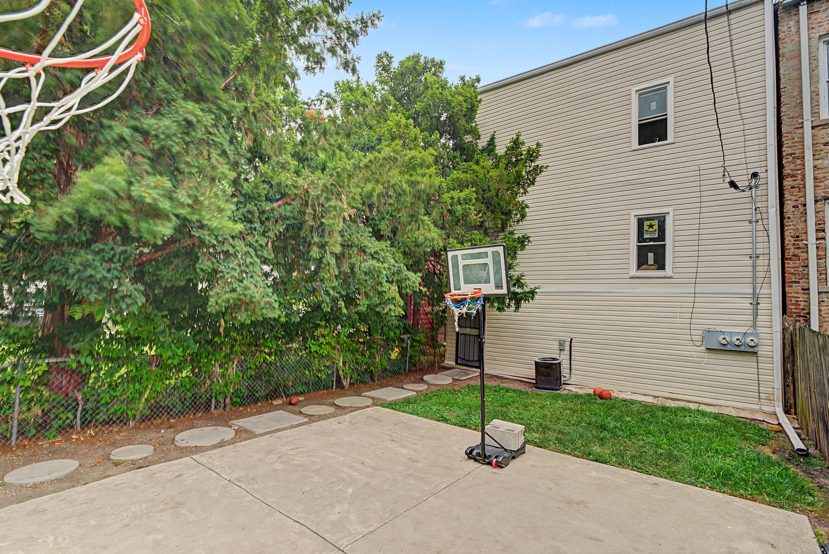 5406 S May Street Property Photo 15