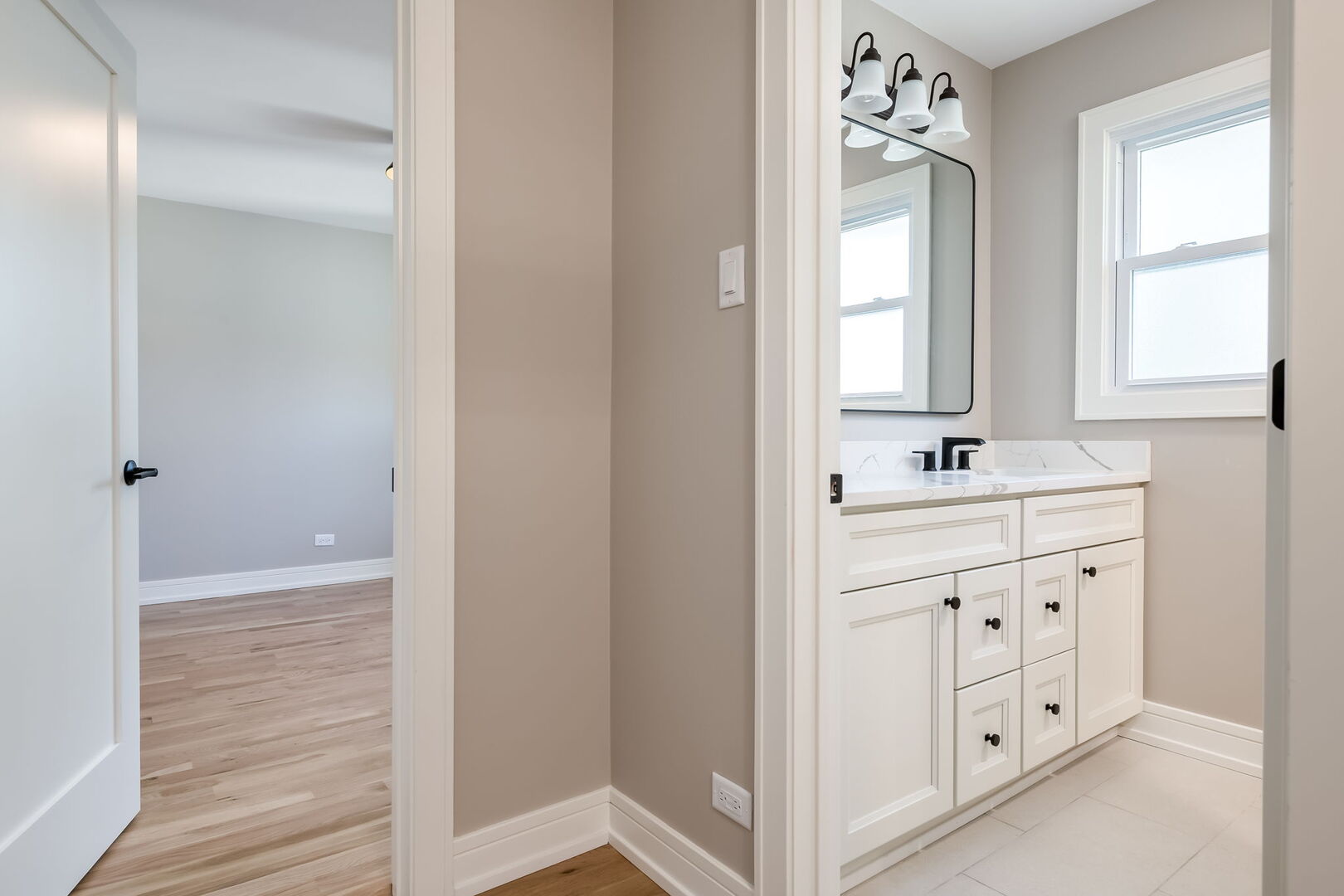 305 E Armitage Avenue Property Photo 14
