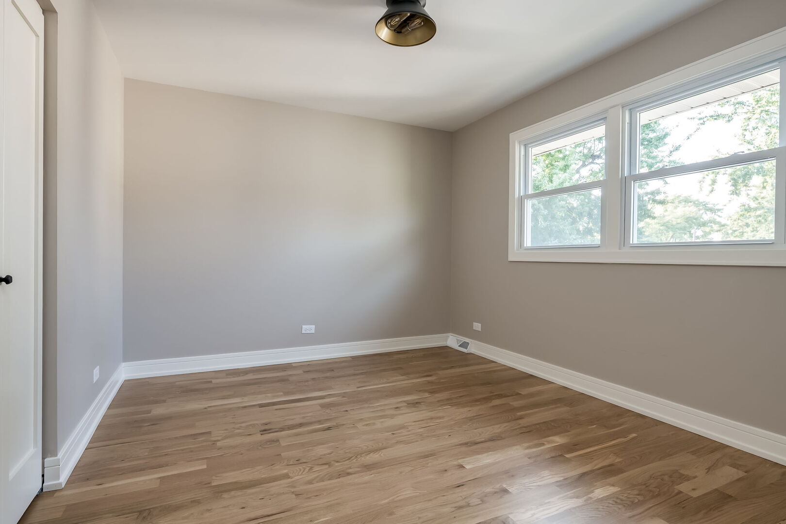 305 E Armitage Avenue Property Photo 16