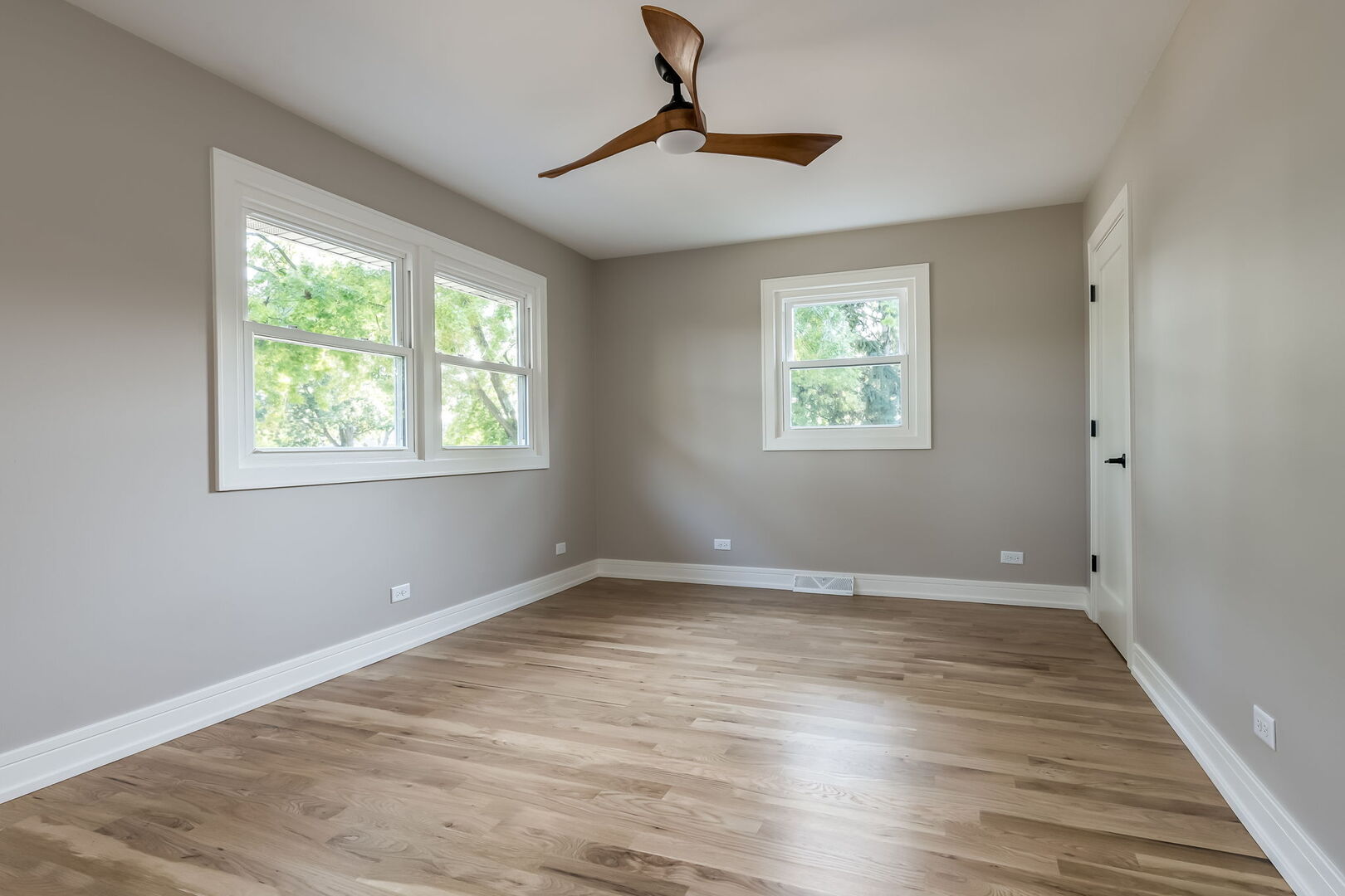 305 E Armitage Avenue Property Photo 17