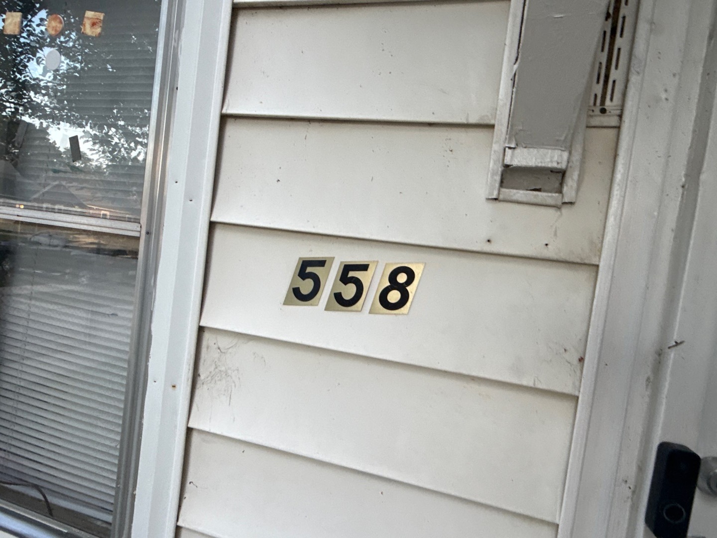 558 E Benton Street Property Photo 5