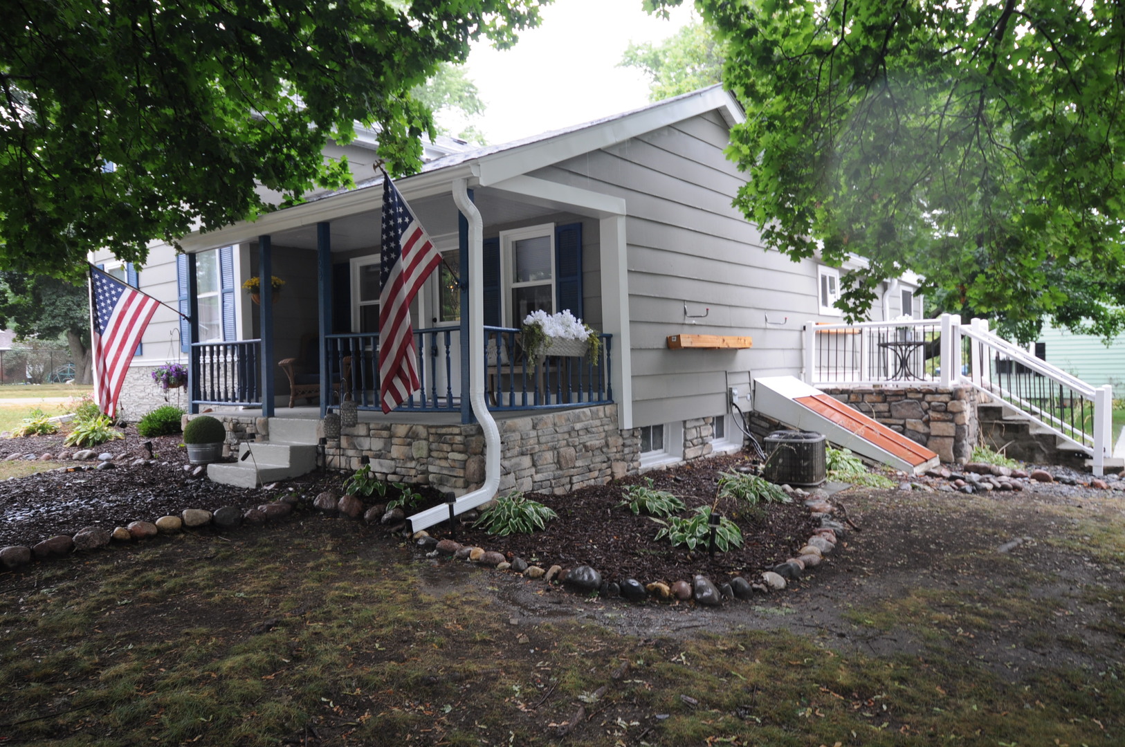 5724 Milwaukee Avenue Property Photo 3