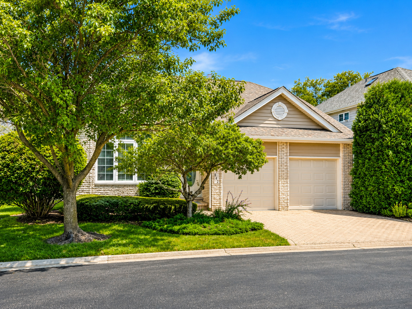 842 Turnberry Lane Property Photo 3