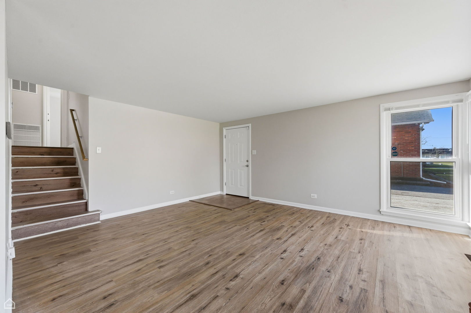 16743 Butterfield Drive Property Photo 6
