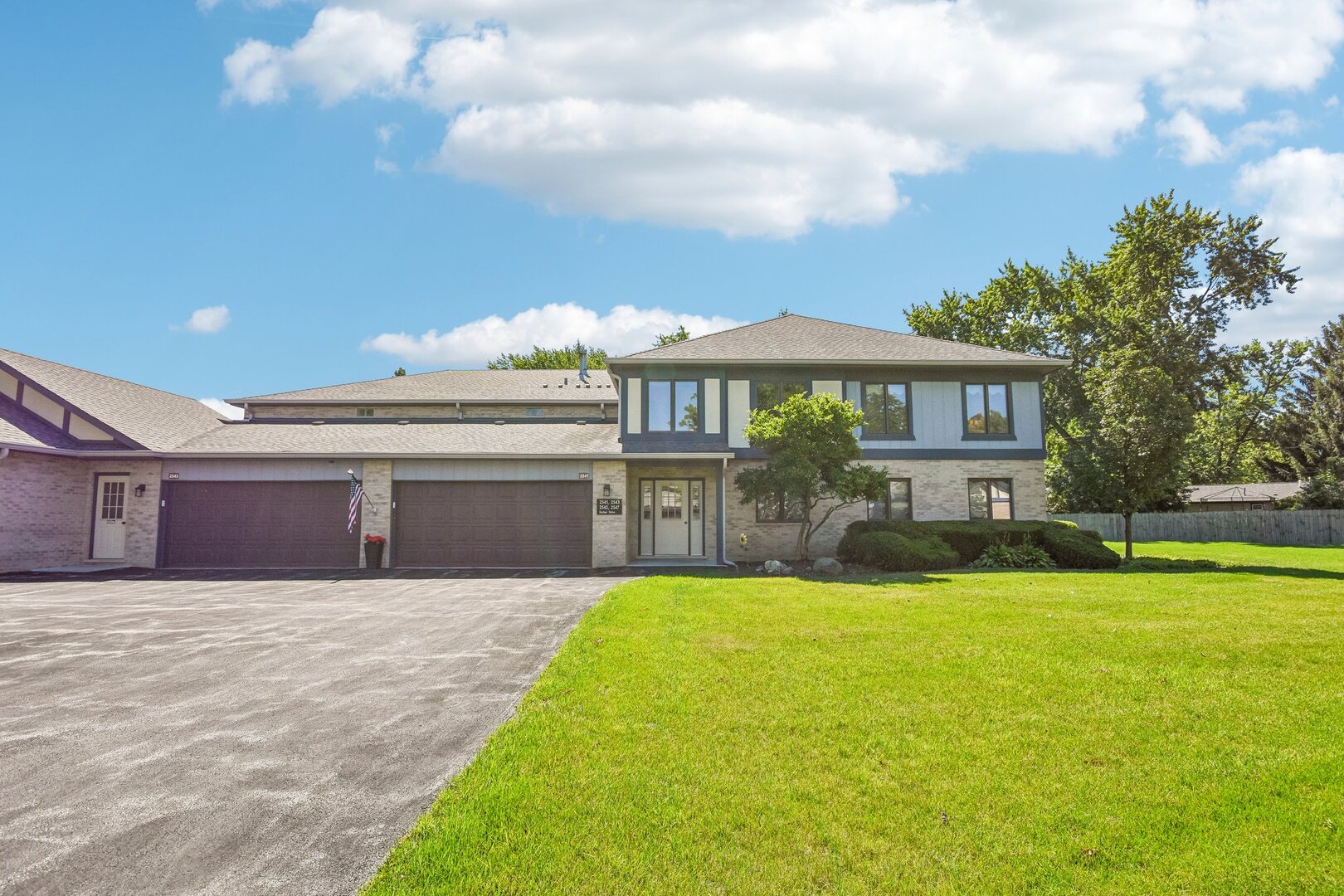 2545 Harbor Drive Property Photo 1