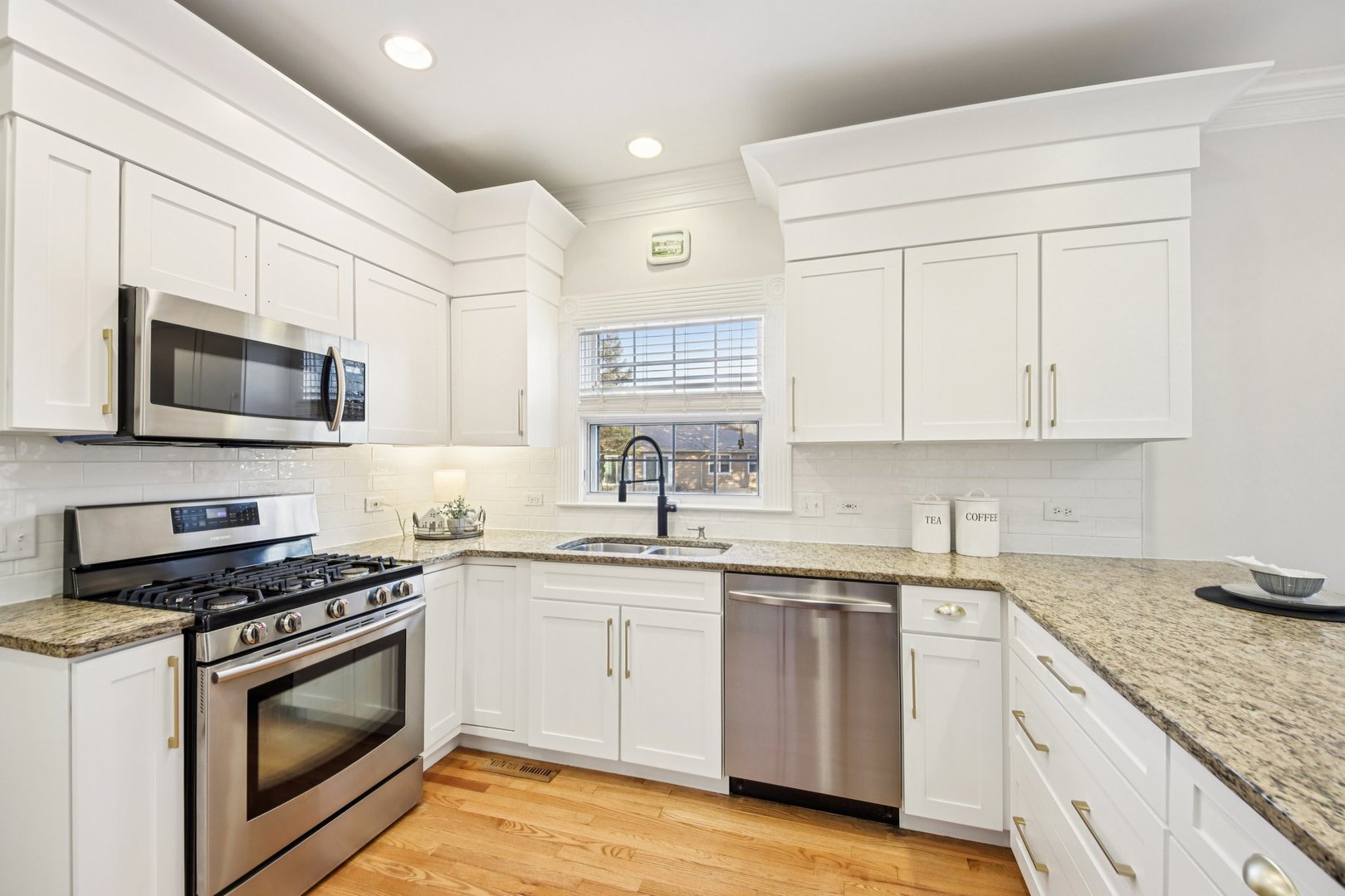 4338 New Haven Avenue Property Photo 15