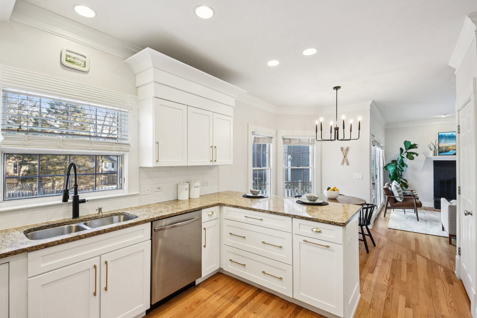4338 New Haven Avenue Property Photo 17