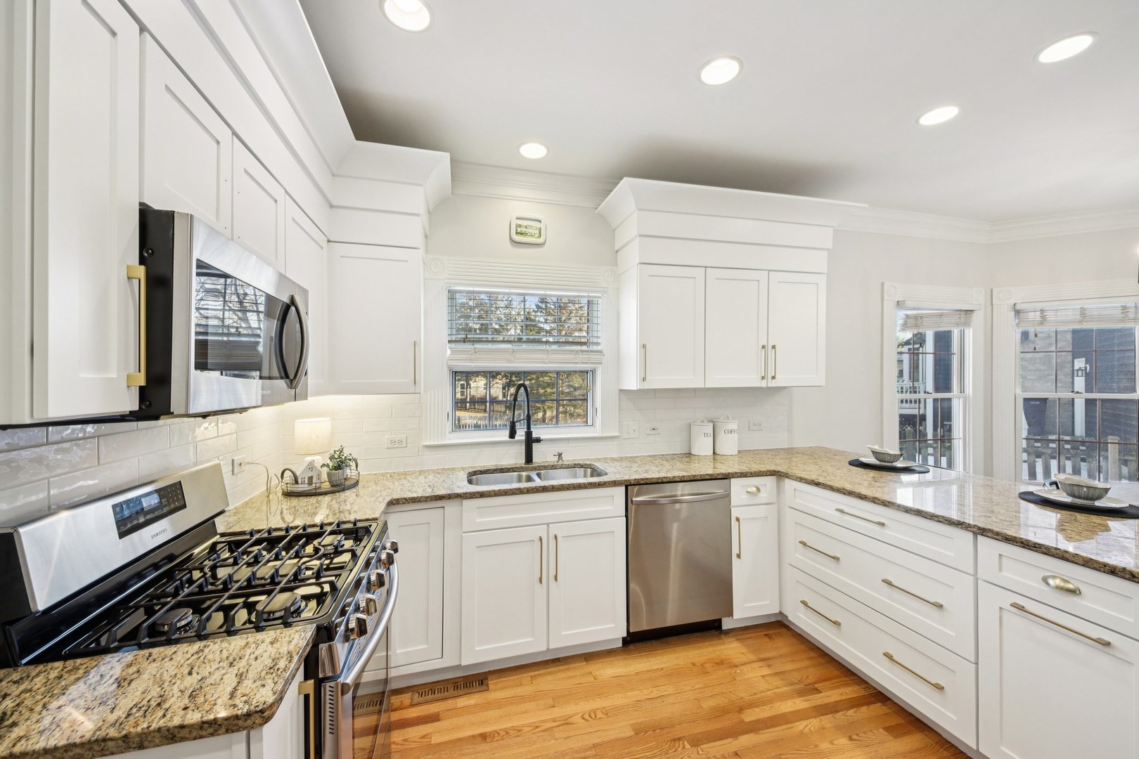 4338 New Haven Avenue Property Photo 18