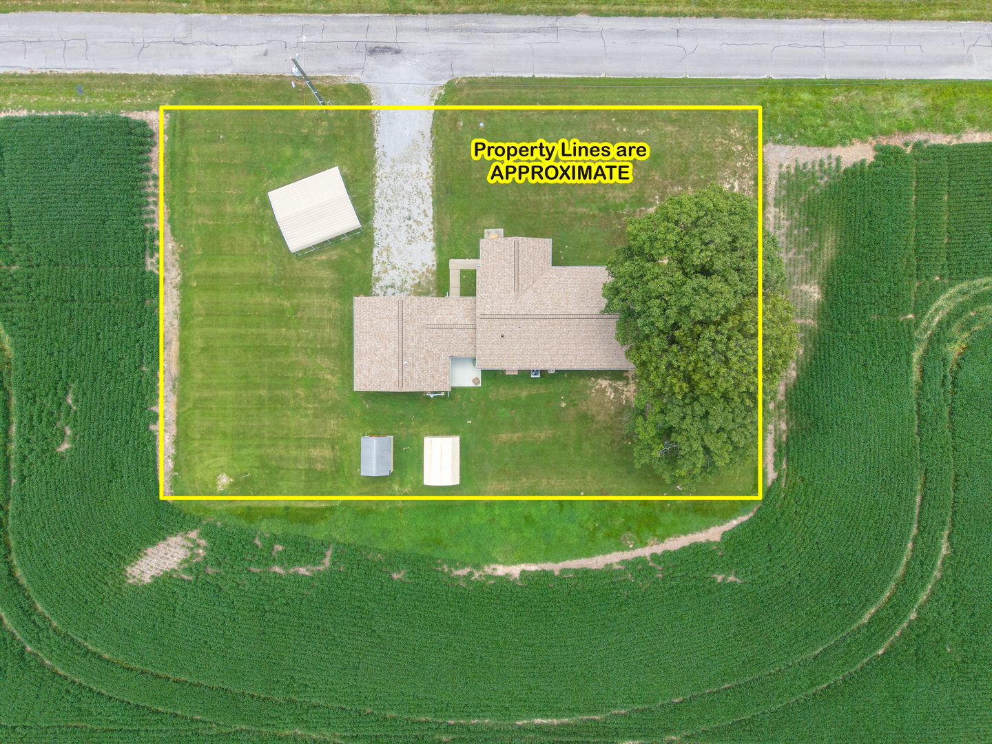 122 E Lincoln Property Photo 3