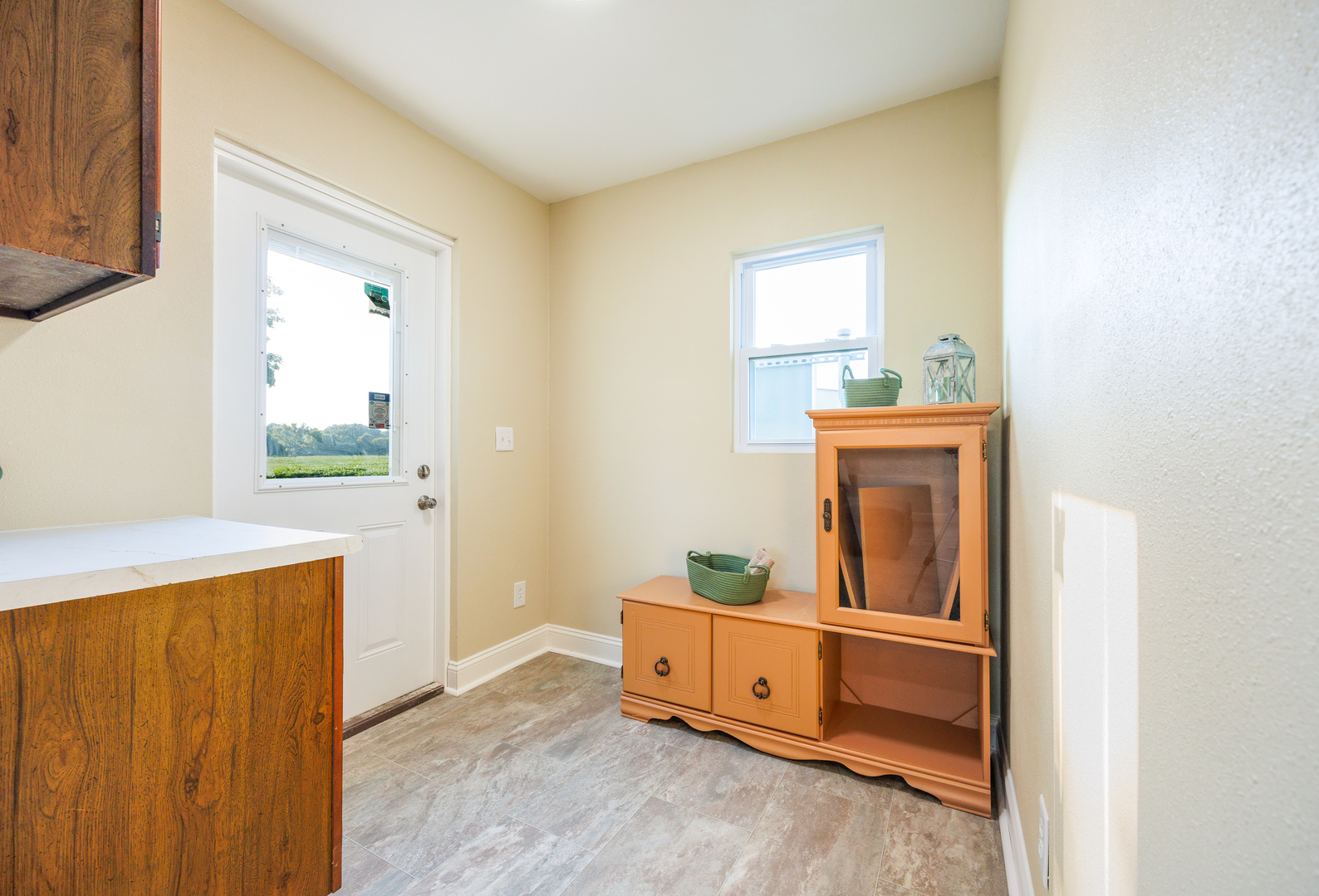 122 E Lincoln Property Photo 16