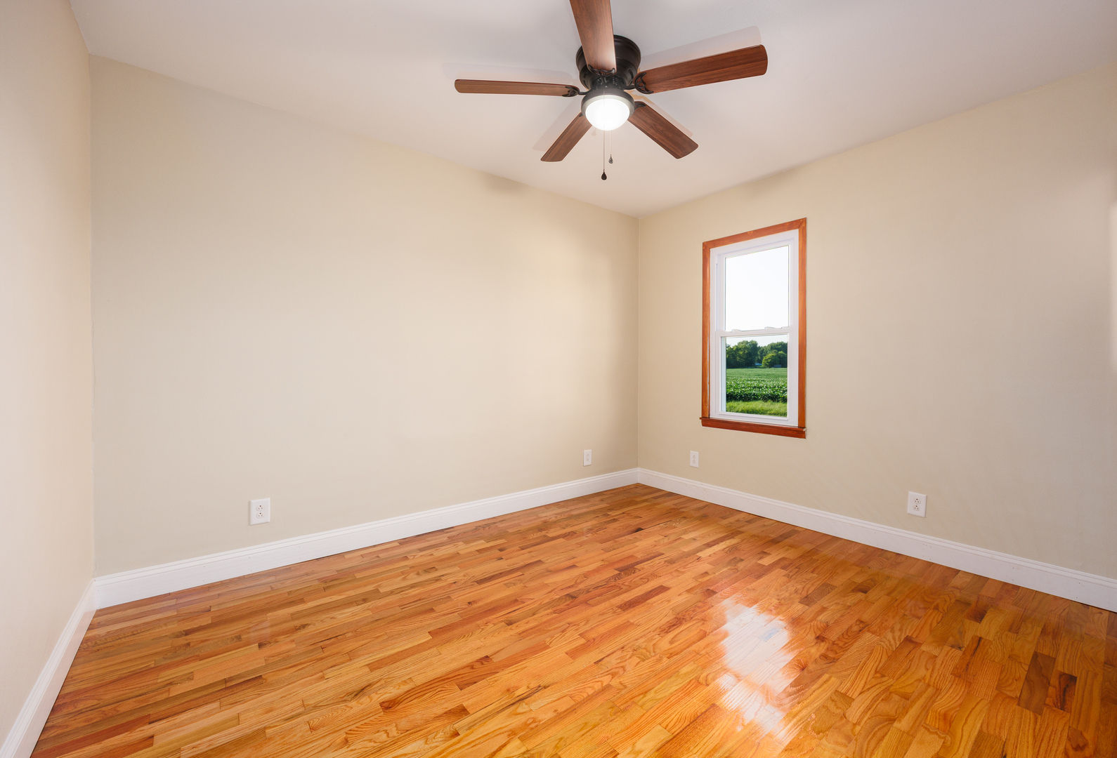 122 E Lincoln Property Photo 19