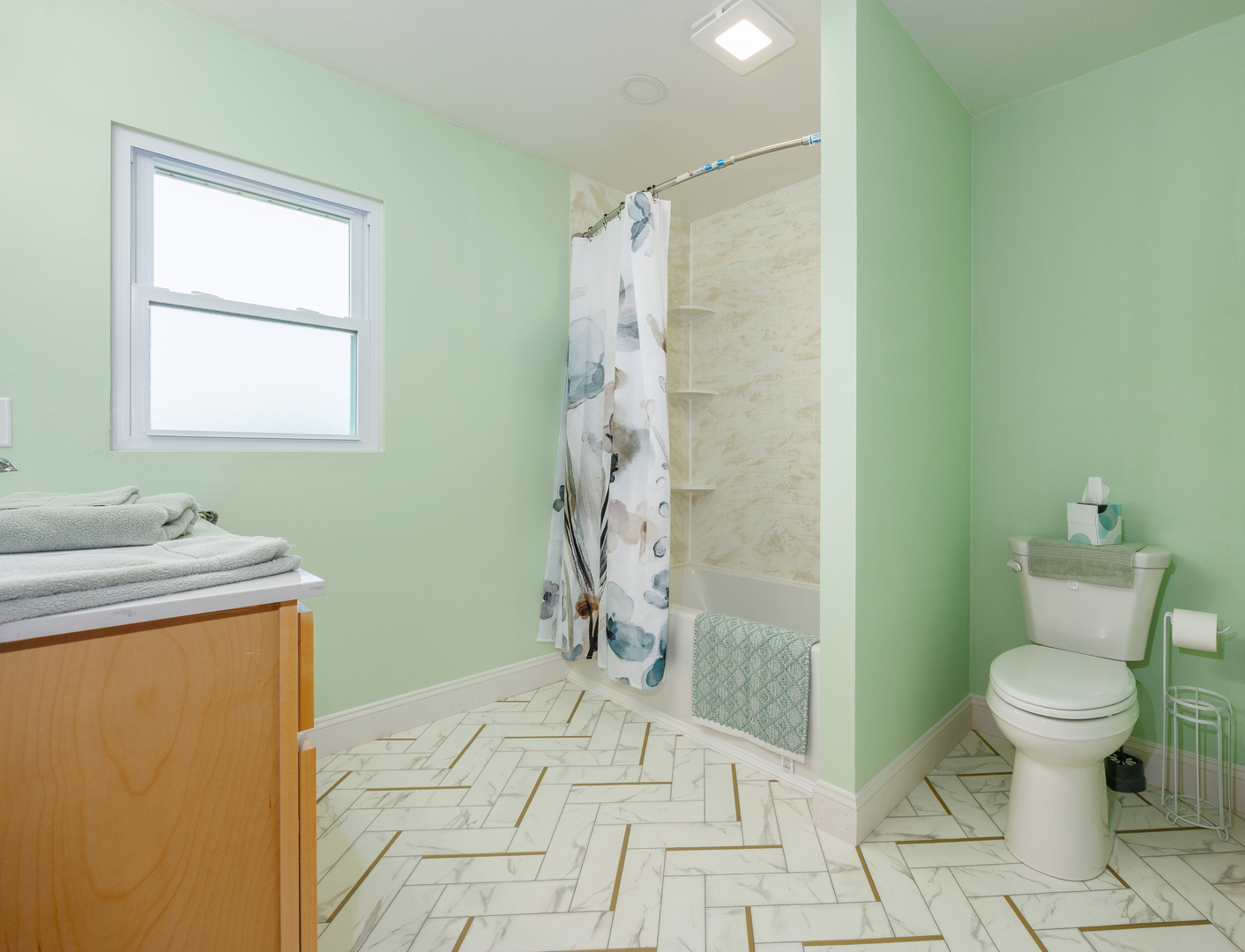 122 E Lincoln Property Photo 21