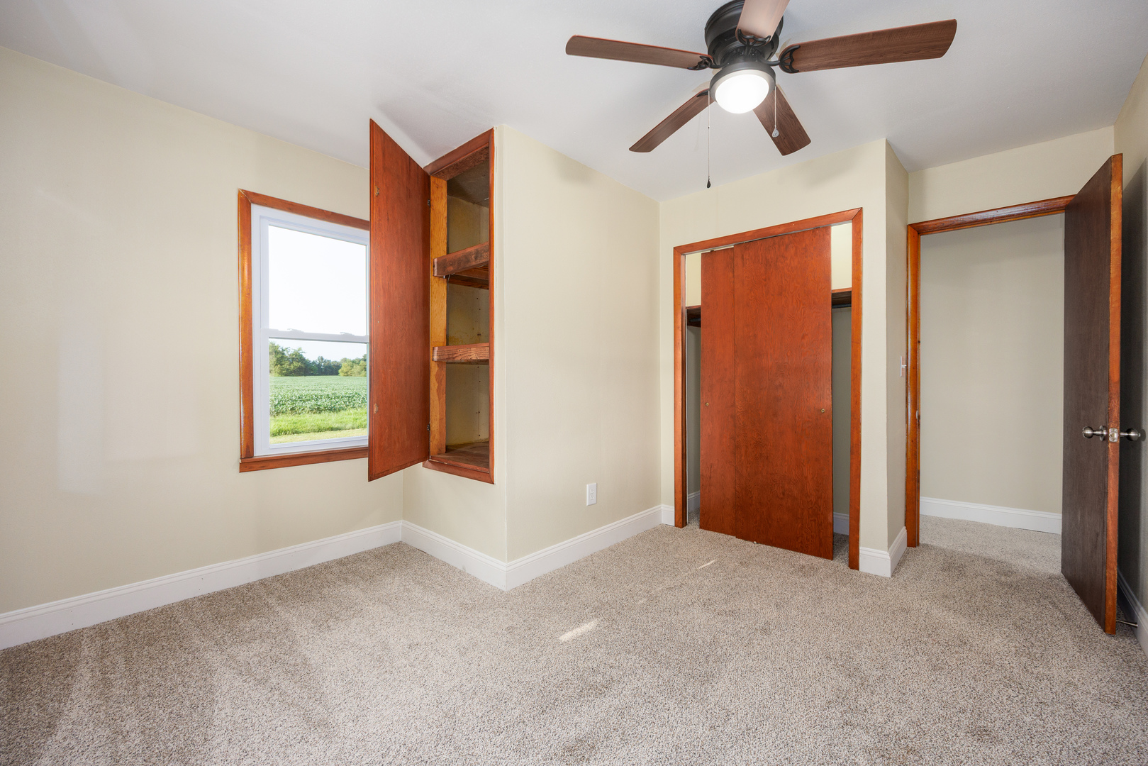 122 E Lincoln Property Photo 24