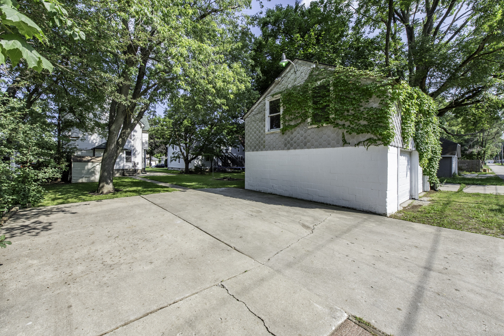 3002 Enoch Avenue Property Photo 46