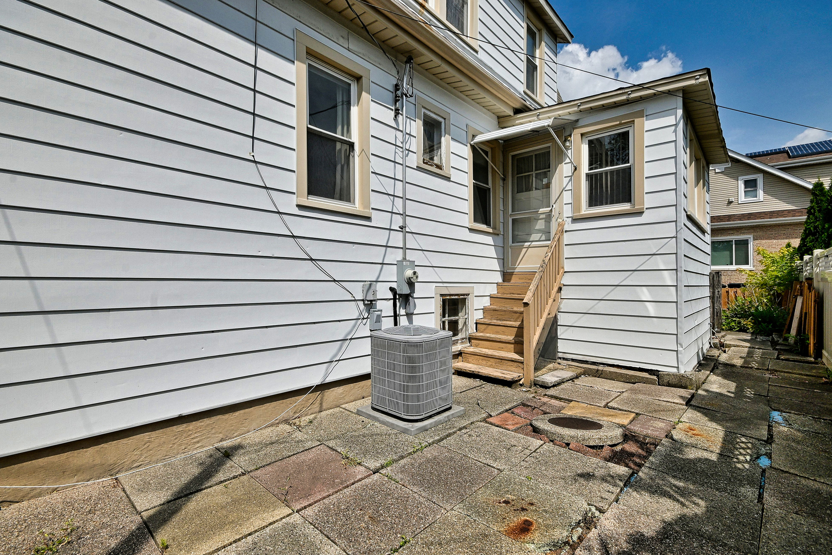 6315 N Sayre Avenue Property Photo 8