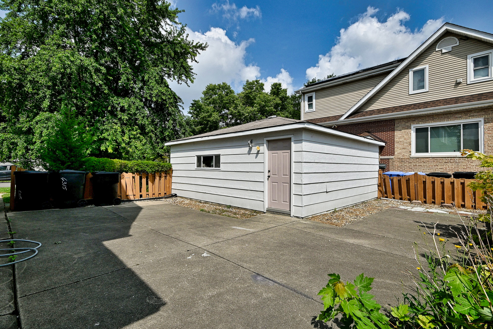 6315 N Sayre Avenue Property Photo 9