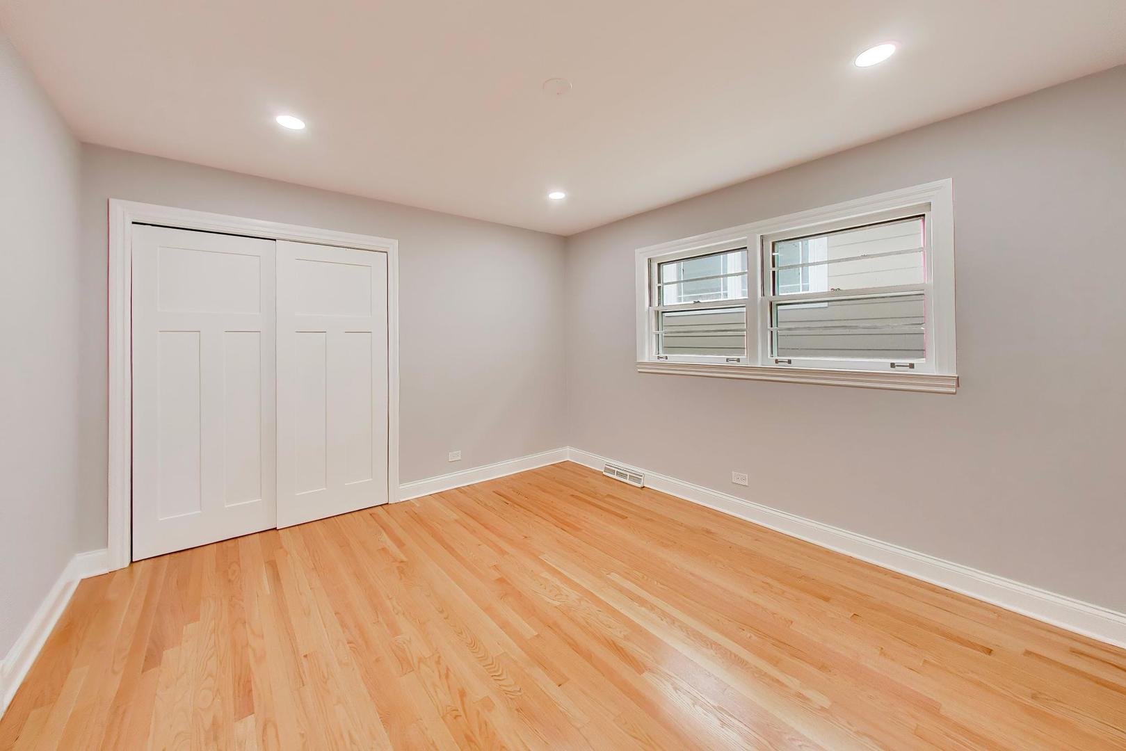 7528 W Winnemac Avenue Property Photo 12