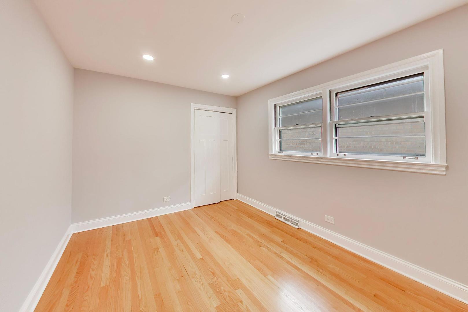 7528 W Winnemac Avenue Property Photo 14
