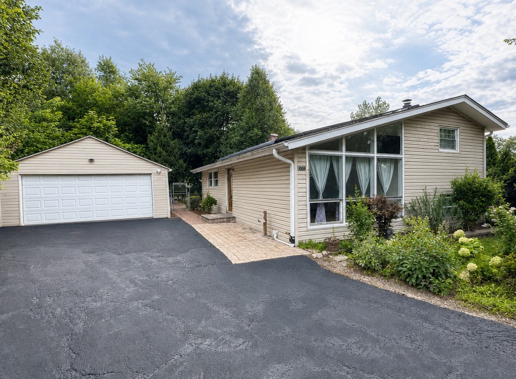 1008 Adams Court Property Photo 1