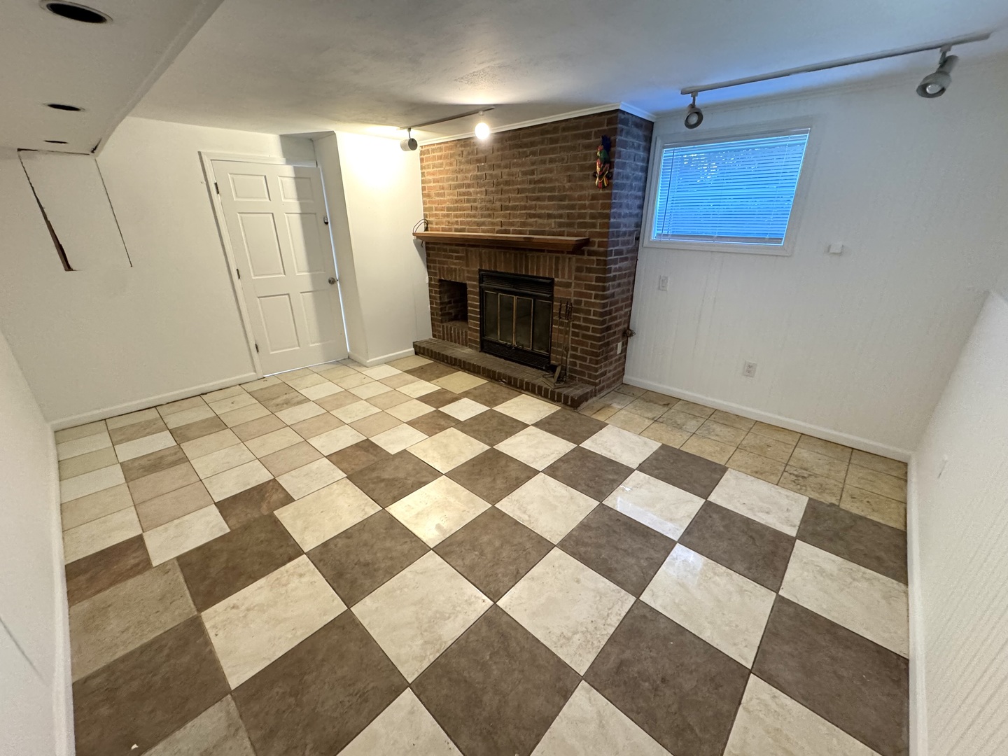 1008 Adams Court Property Photo 15