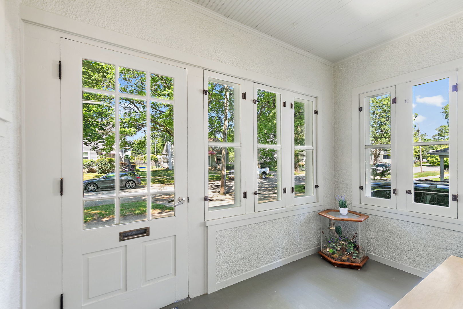909 Augusta Avenue Property Photo 3