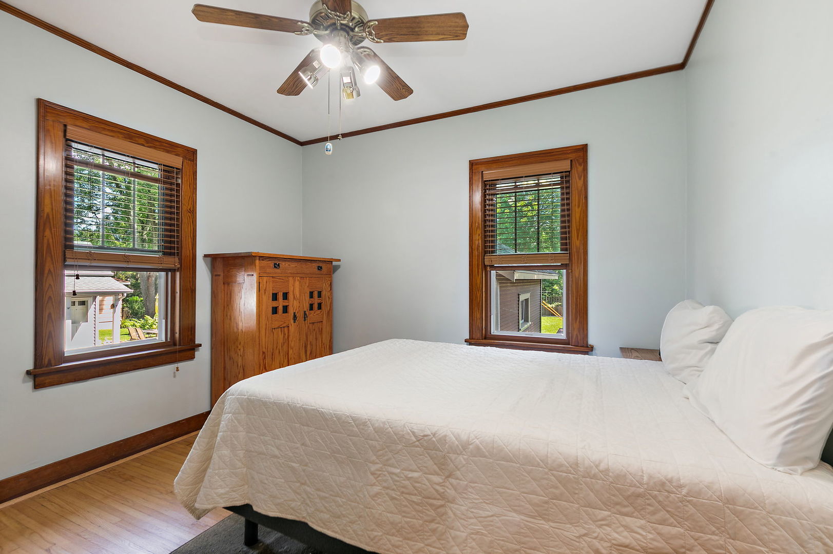 909 Augusta Avenue Property Photo 9