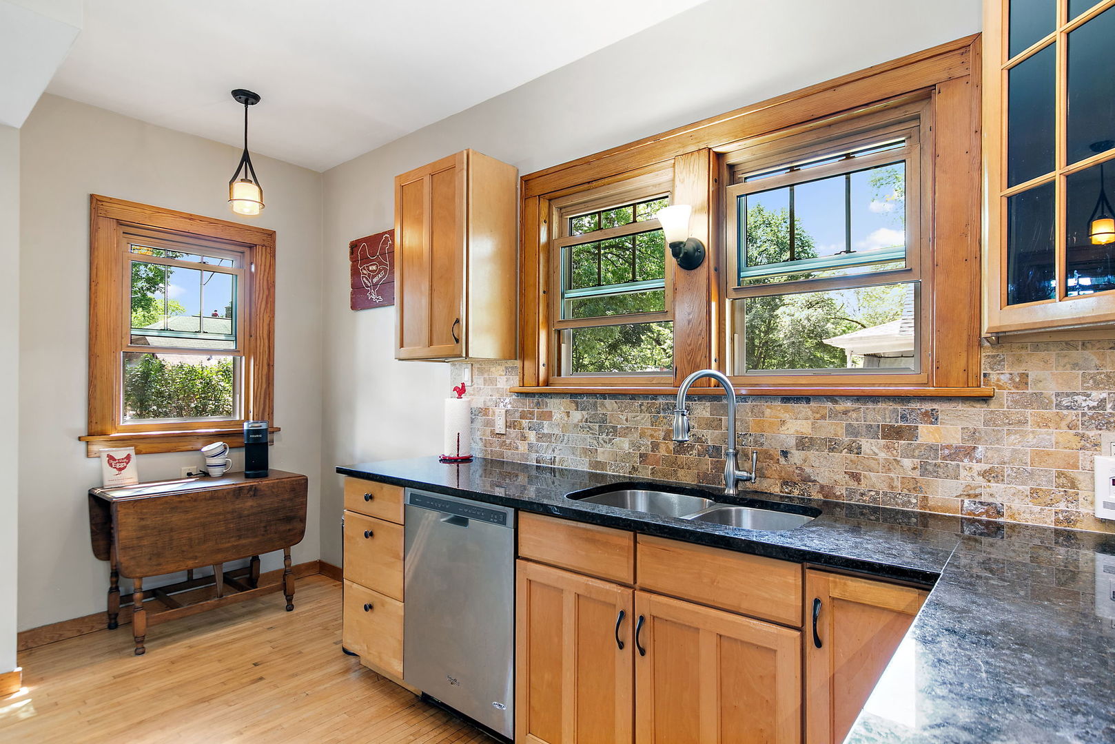 909 Augusta Avenue Property Photo 18