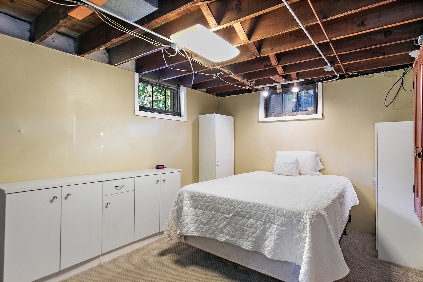 909 Augusta Avenue Property Photo 24