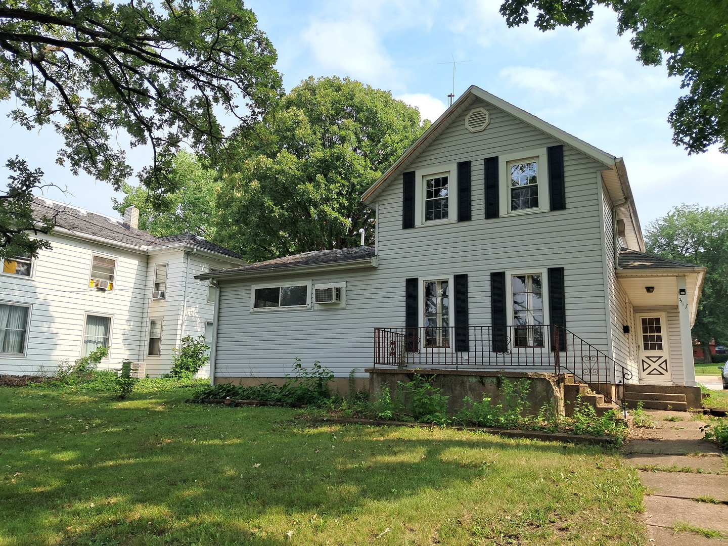 317 Clark Street Property Photo 2