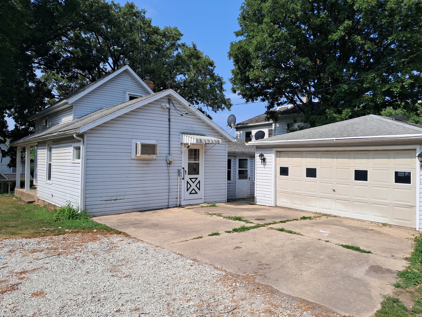 317 Clark Street Property Photo 17