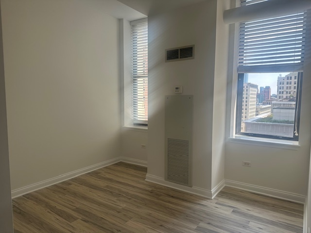 8 W Monroe Street 1702 Property Photo 9