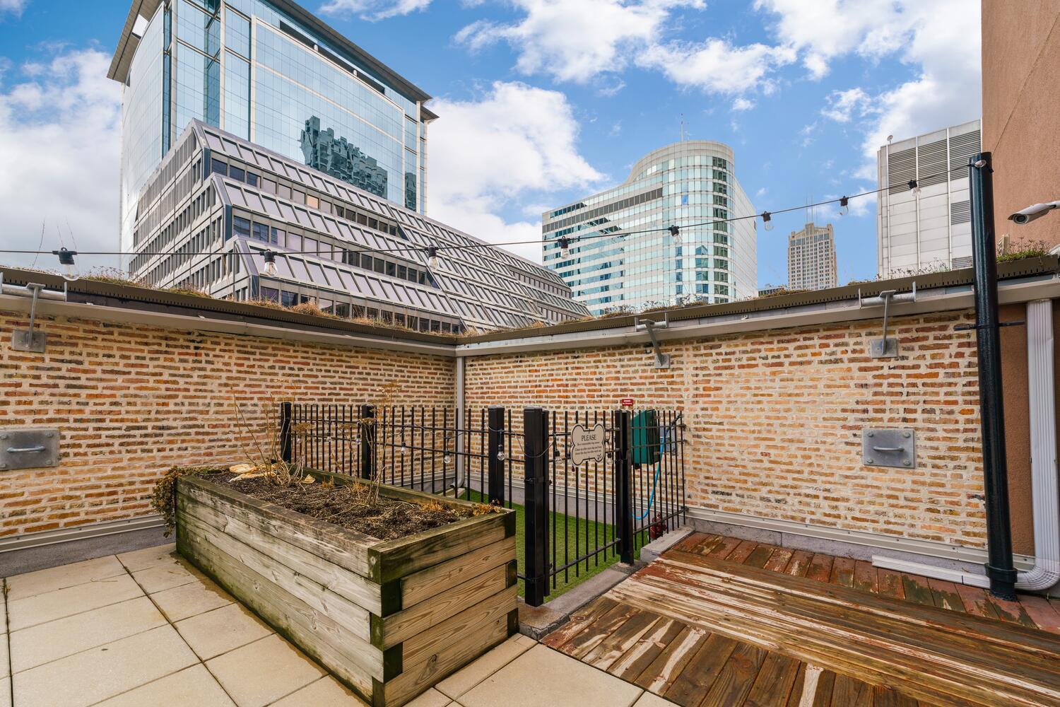 8 W Monroe Street 1702 Property Photo 16