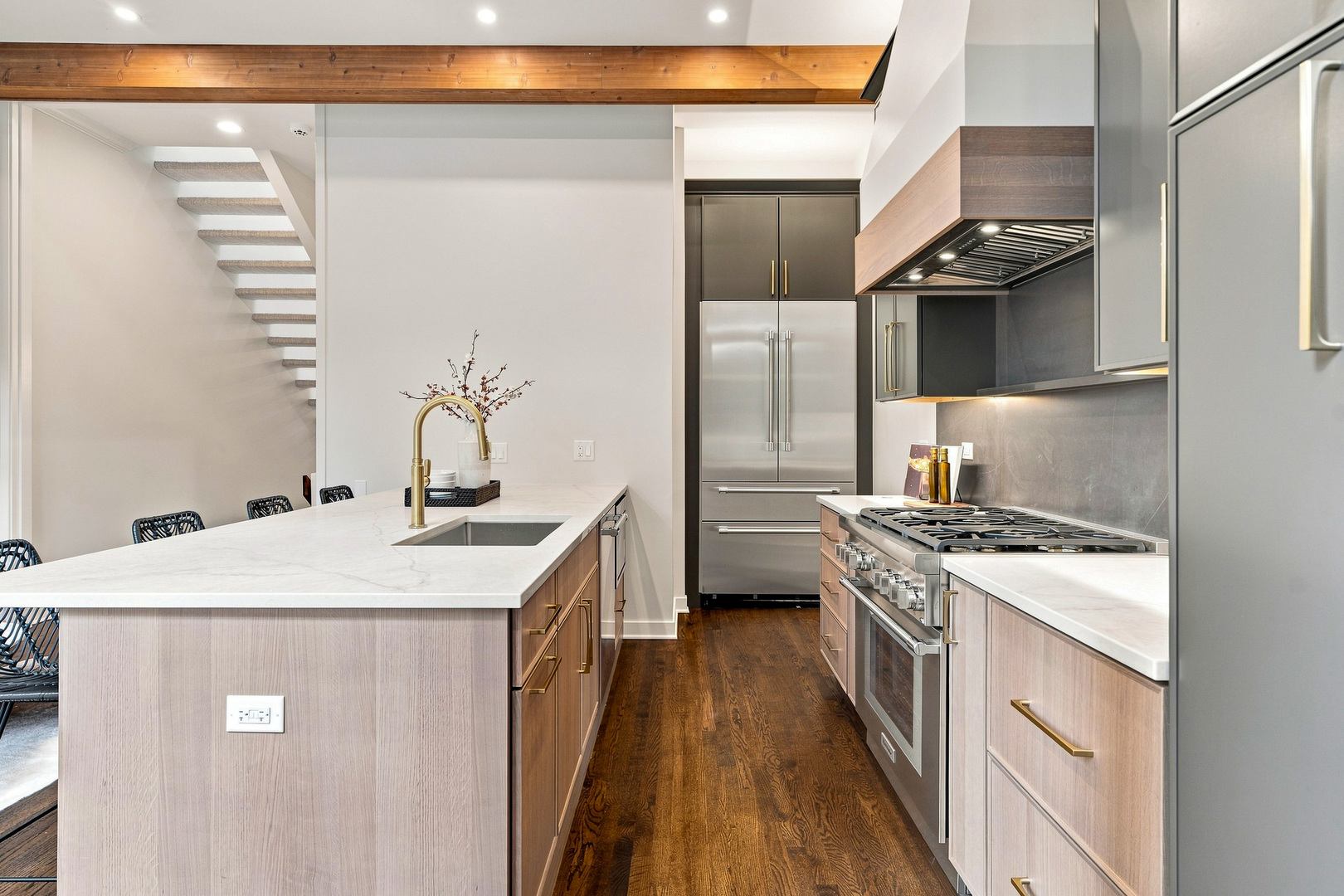 67 W Schiller Street Property Photo 3