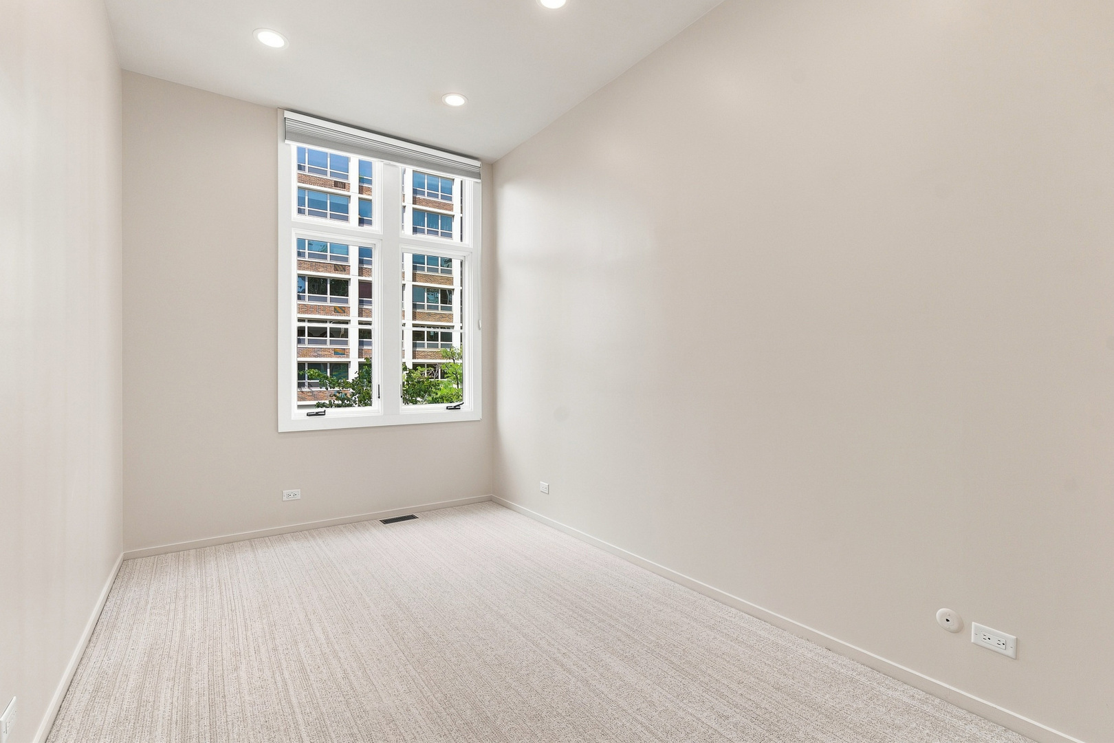 67 W Schiller Street Property Photo 25